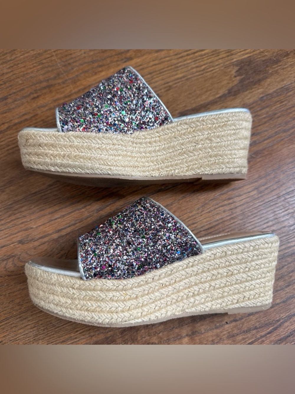 Giorgia & John’s Glitter Slide Wedge sandals in Multi-Color and Silver - size 6